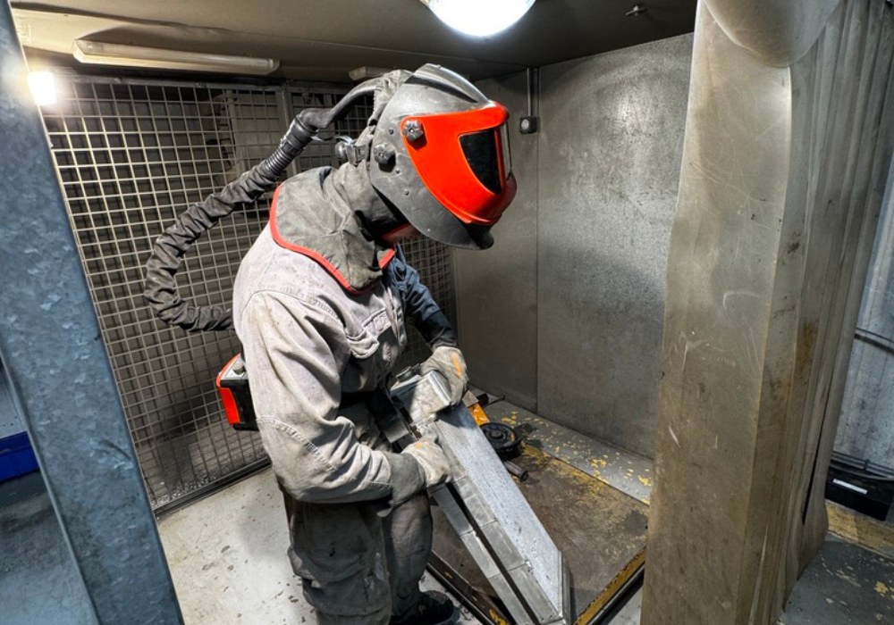 xr:d:DAGAt4DpWt0:7,j:4221421750651441003,t:24032715